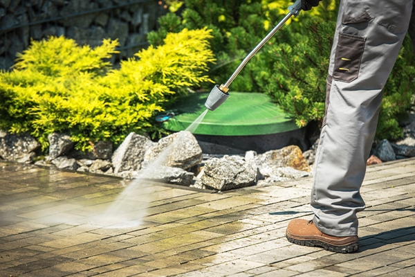 commercial cleaning outdoor walk way